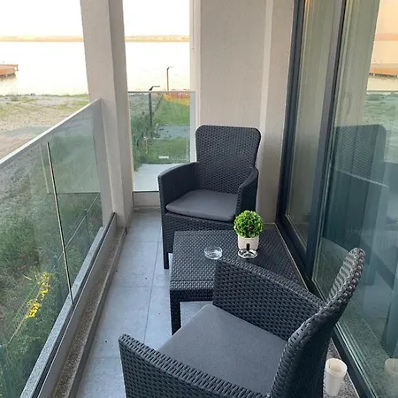 Apartment Take A Break By Sunny Lake Studio Mamaia